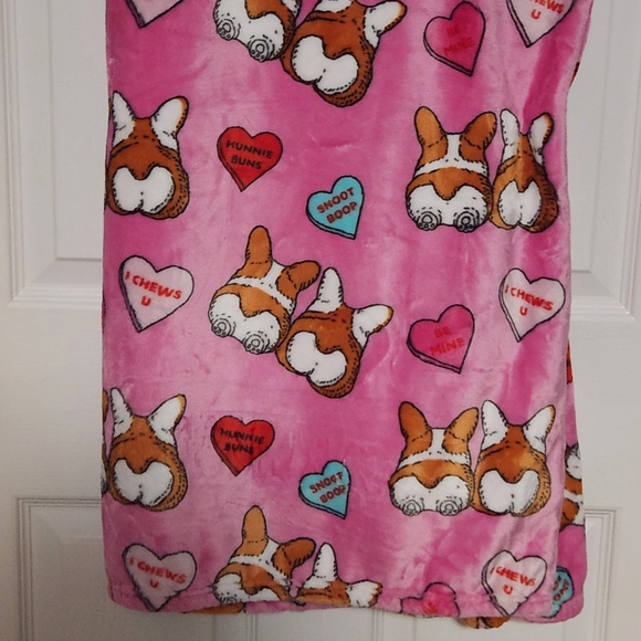 Pickle & Dot Pink Corgi Valentines's Day Blanket Throw NWT - Picture 3 of 12